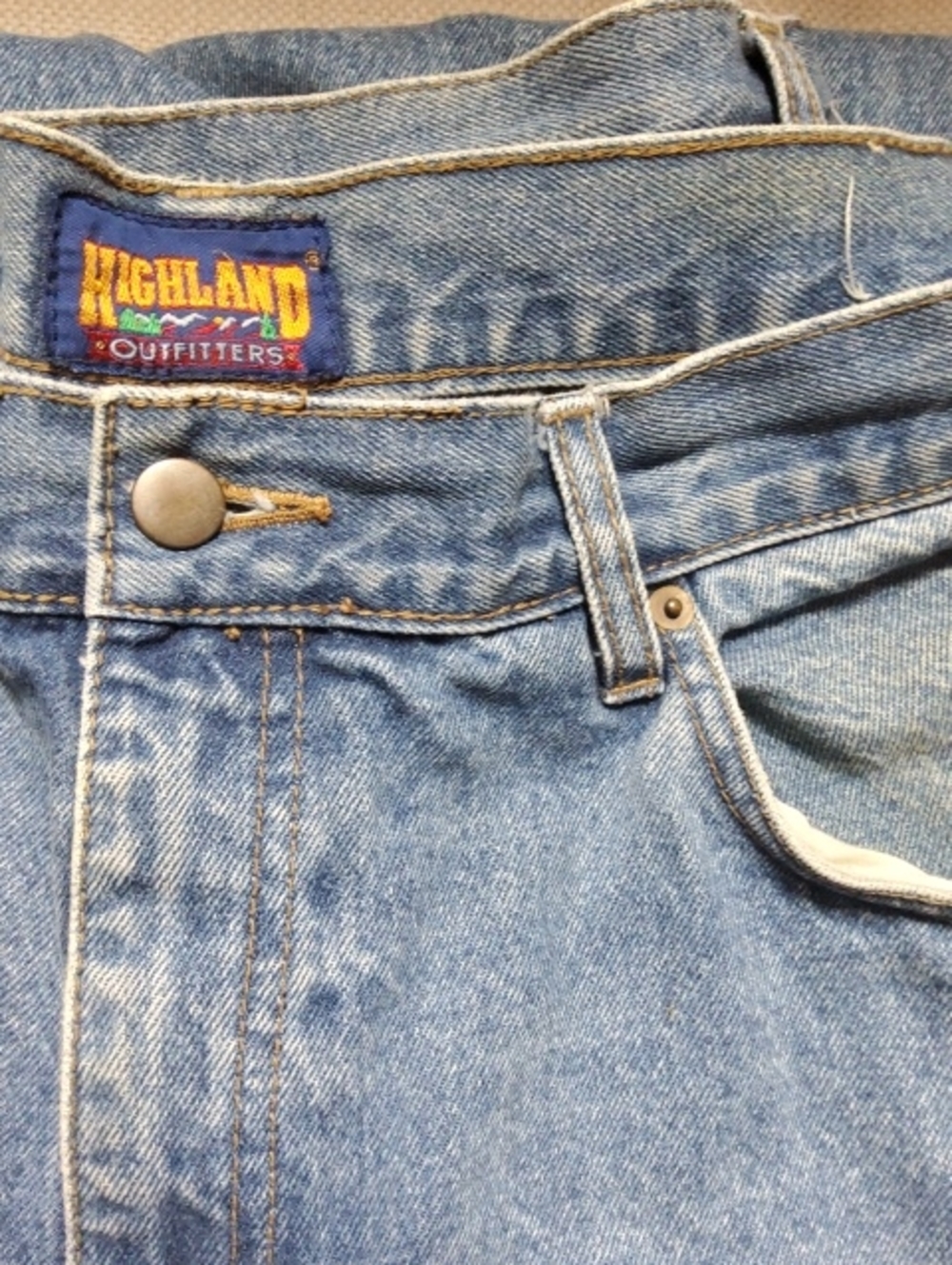 Highlander Outfitters Levi's Light Blue Denim Jeans with Contrast Stitching 38 W